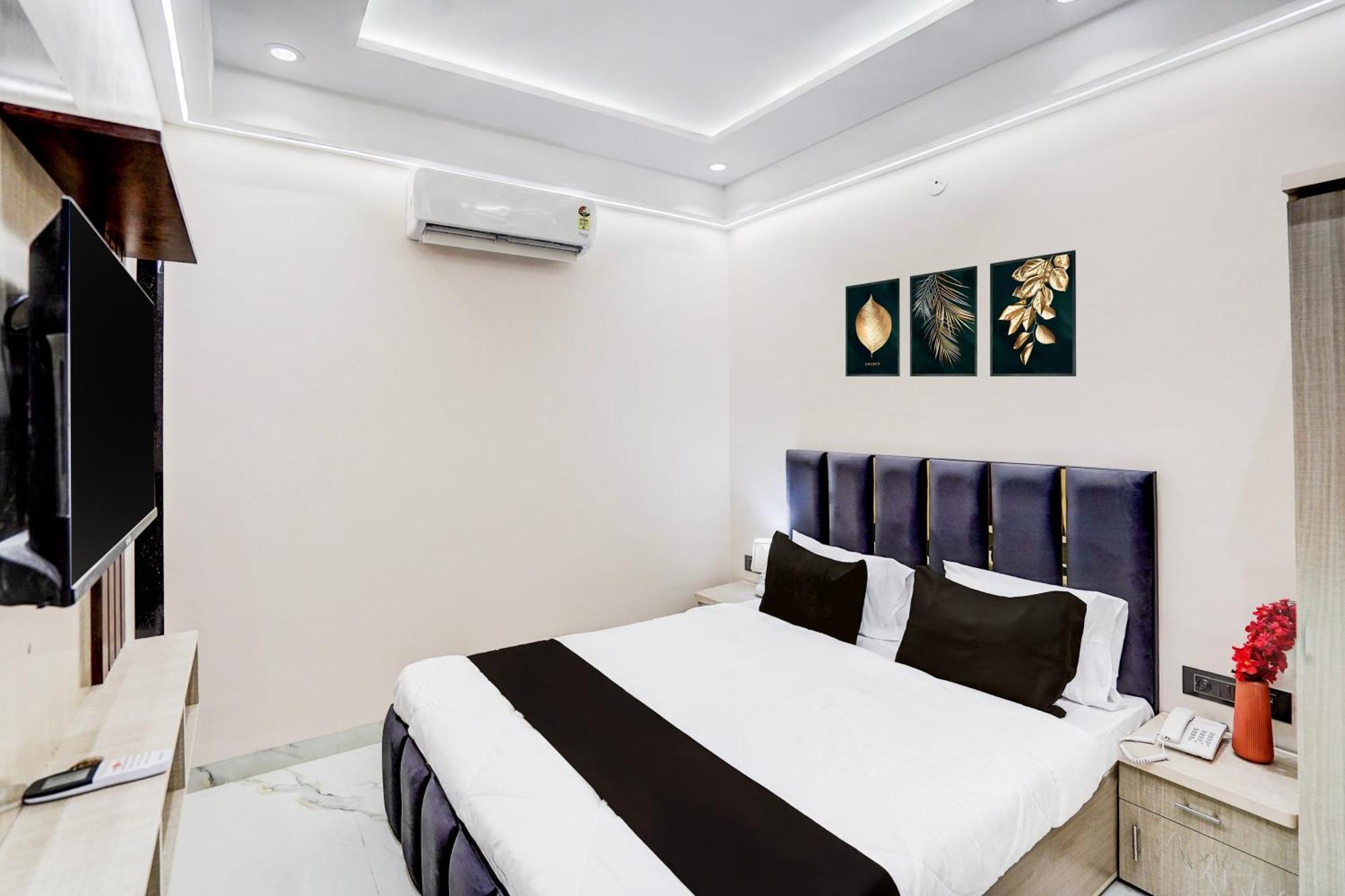 Super Collection O Ganeshpuri Hotel