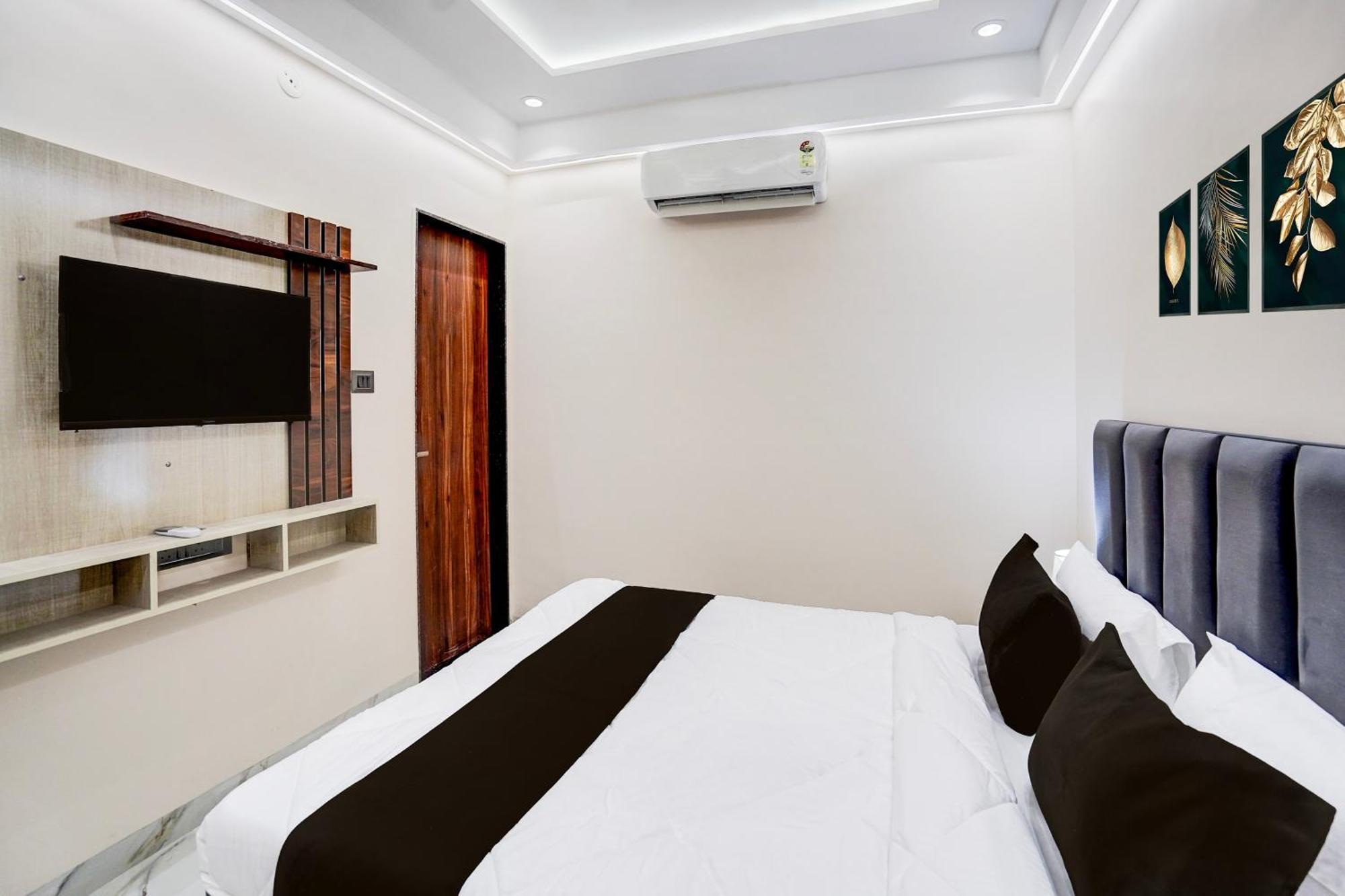 Hotel Super Collection O Ganeshpuri Indore