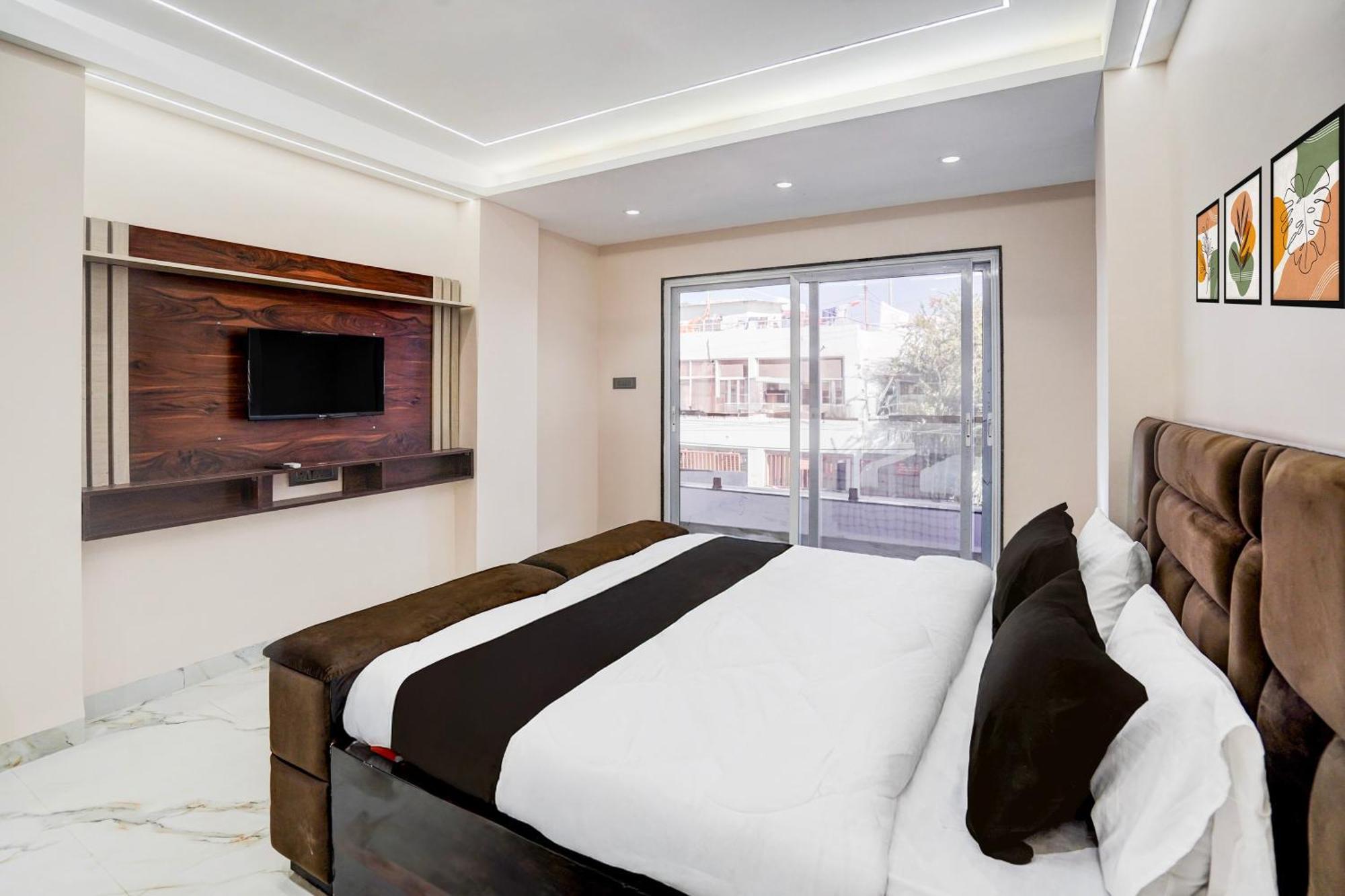 Hotel Super Collection O Ganeshpuri Indore