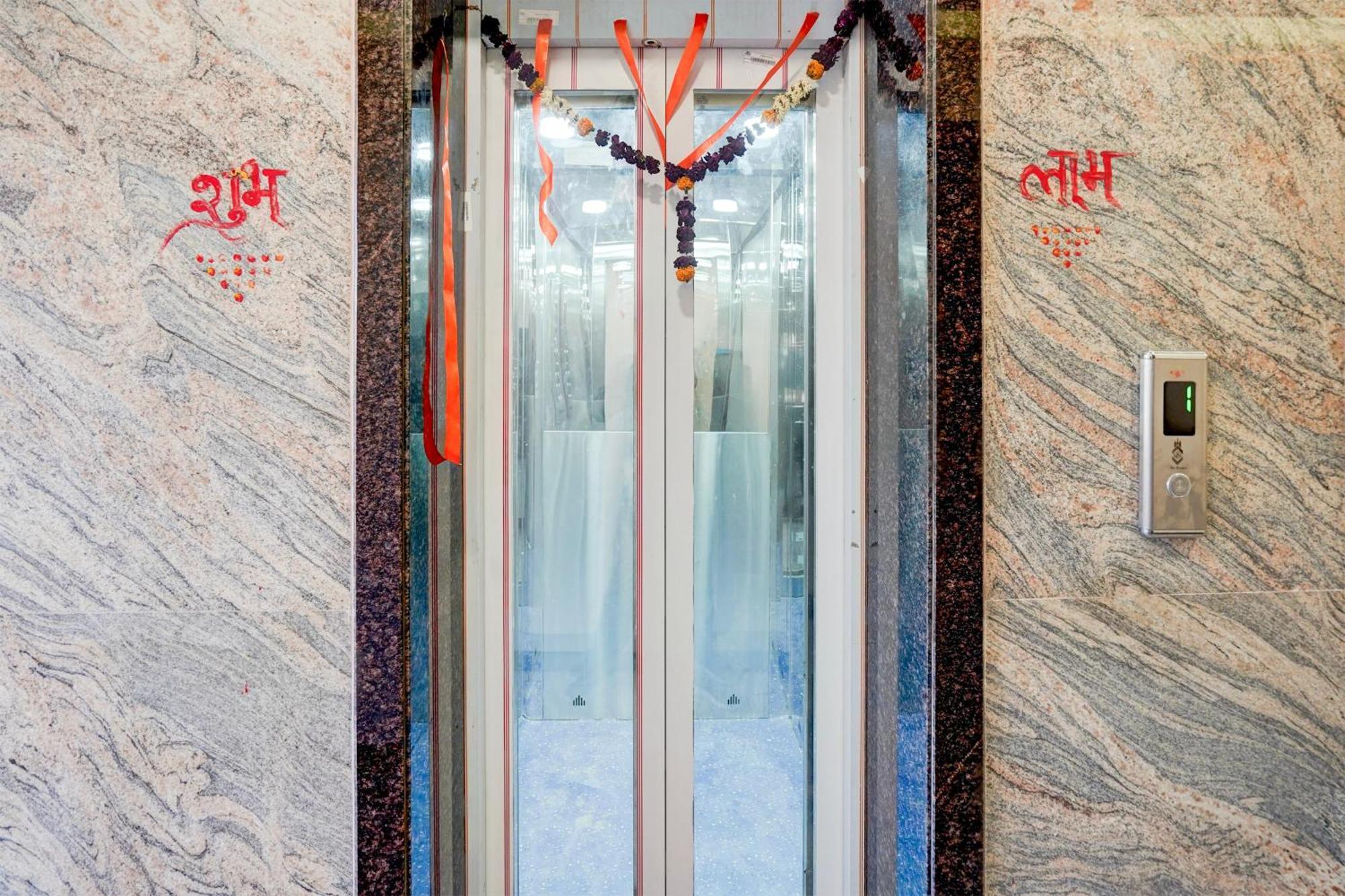 Super Collection O Ganeshpuri Hotel